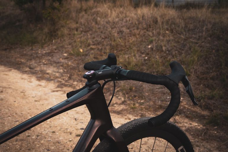 Used Giant Advanced Custom 2022 Road & Gravel, Orange — image 4 of 6