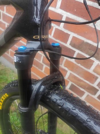 Used Orbea M11-AXS 2022 Mountainbike, Light Gray — image 7 of 9