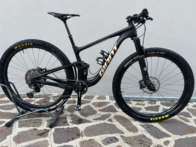 Used Giant Anthem Advanced, Pro 29 1 2021 2021 Mountainbike, Black, 29 — image 1 of 3
