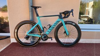 Used Canyon Aeroad CF SLX 7 Disc eTap 2023 2023 Road & Gravel