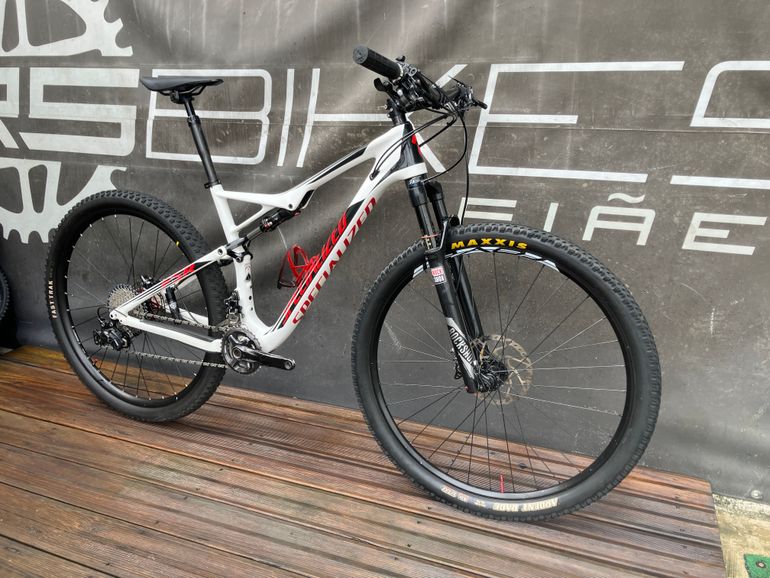 Used Specialized Epic Shimano Deore XT 2016 Mountainbike, White — image 2 of 6