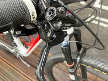 Used Specialized Epic Shimano Deore XT 2016 Mountainbike, White — image 6 of 6