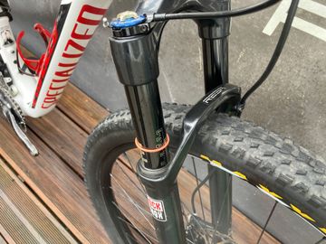 Used Specialized Epic Shimano Deore XT 2016 Mountainbike, White — image 5 of 6