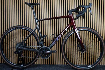 Tweedehands Scott Addict RC 10 2023 2023 Road & Gravel