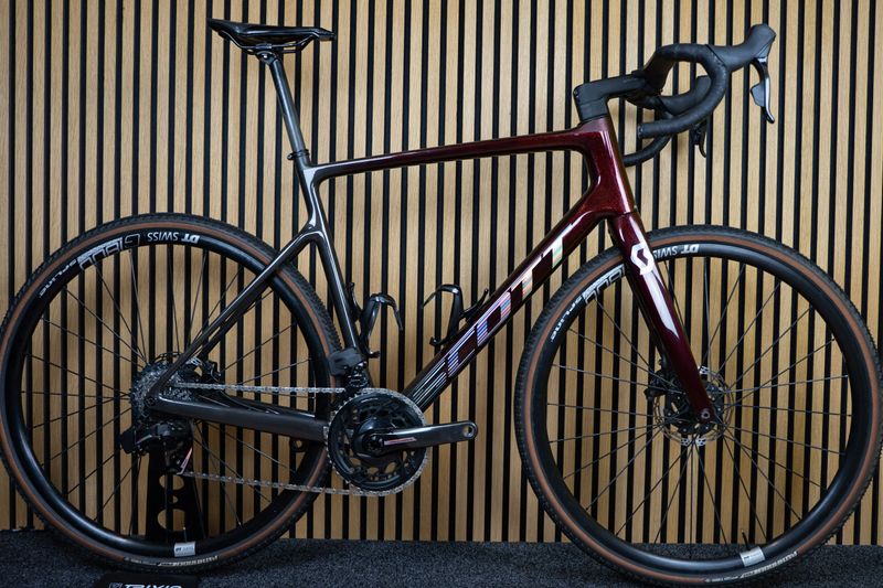 Used Scott Addict RC 10 2023 2023 Road & Gravel