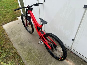Used Santa Cruz V10 SRAM GX DH 2025 Mountainbike, Red — image 5 of 9