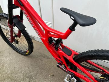 Used Santa Cruz V10 SRAM GX DH 2025 Mountainbike, Red — image 6 of 9