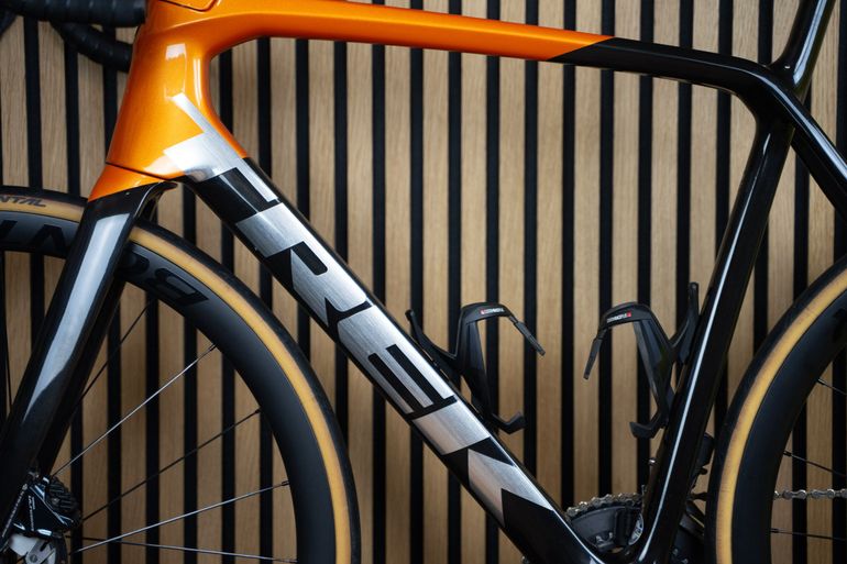 Used Trek Émonda SL 7 2022 2022 Road & Gravel, Black — image 3 of 10