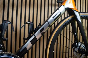 Used Trek Émonda SL 7 2022 2022 Road & Gravel, Black — image 2 of 10