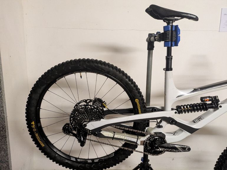 Used YT Industries CAPRA 27 CF Pro 2019 2019 Mountainbike, White, 27.5 — image 3 of 8