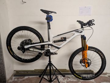 Used YT Industries CAPRA 27 CF Pro 2019 2019 Mountainbike, White, 27.5 — image 1 of 8