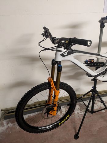 Used YT Industries CAPRA 27 CF Pro 2019 2019 Mountainbike, White, 27.5 — image 5 of 8