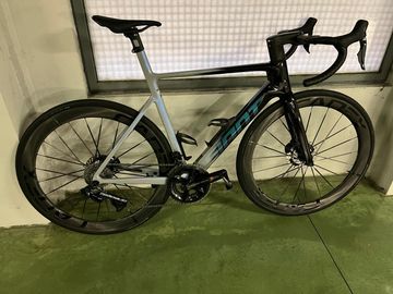 Used Giant Propel Advanced SL 0 2024 2024 Road & Gravel, Blue — image 1 of 3