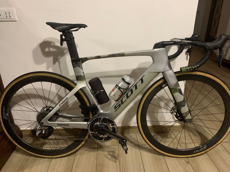 Used Scott Foil RC Ultimate 2024 2024 Road & Gravel, Light Gray — image 1 of 4