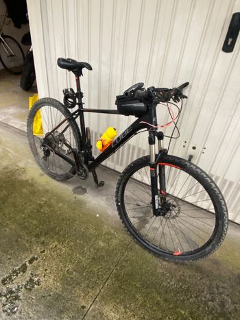 Used CUBE RACE ONE 2017 2017 Mountainbike, Black, 27.5, 29 — image 13 of 16