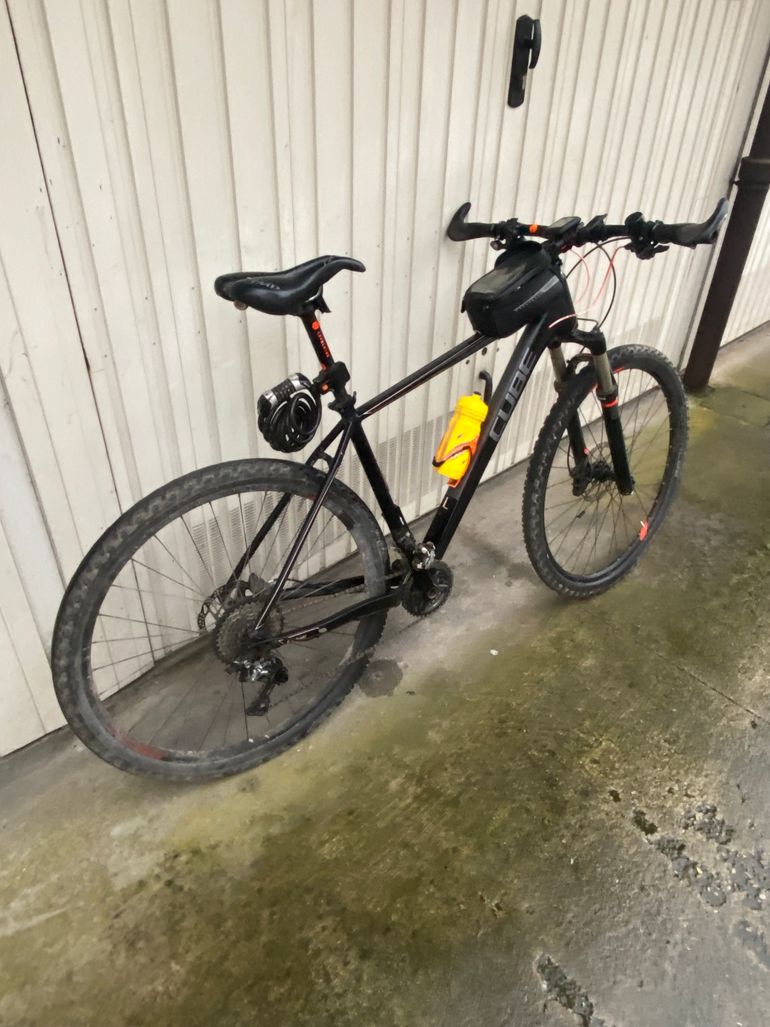 Used CUBE RACE ONE 2017 2017 Mountainbike, Black, 27.5, 29 — image 12 of 16