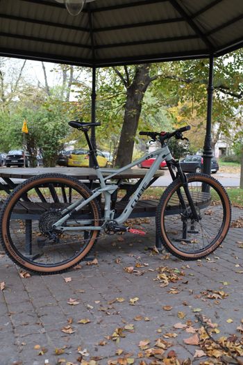 Used CUBE STEREO ONE22 PRO 2022 2022 Mountainbike, Light Gray, 27.5, 29 — image 3 of 4