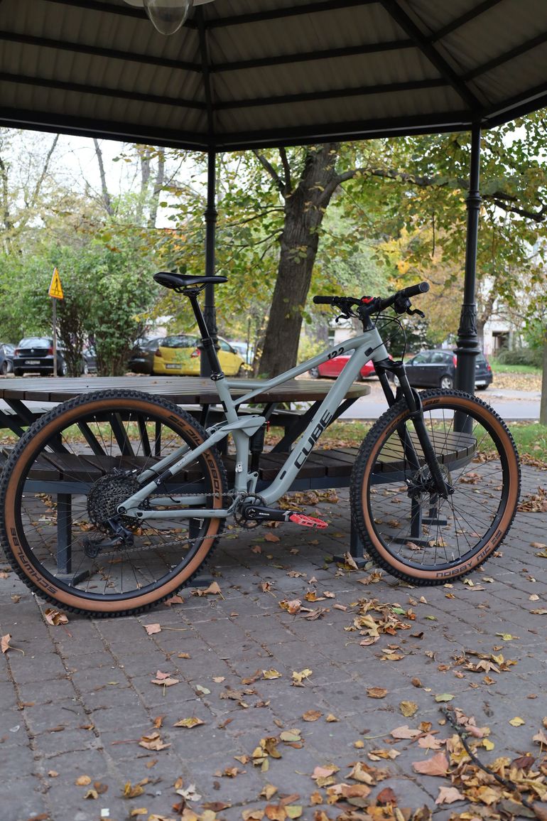 Used CUBE STEREO ONE22 PRO 2022 2022 Mountainbike, Light Gray, 27.5, 29 — image 3 of 4