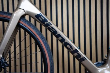 Used Bianchi Impulso PRO GRX 820 disc 2024 2024 Road & Gravel, Black — image 8 of 10