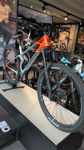 Used Mondraker Raze Carbon R 2023 MTB
