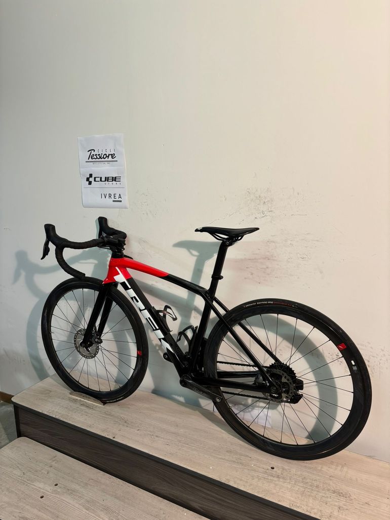 Used Trek Emonda SL6 2021 Road & Gravel, Red — image 3 of 11
