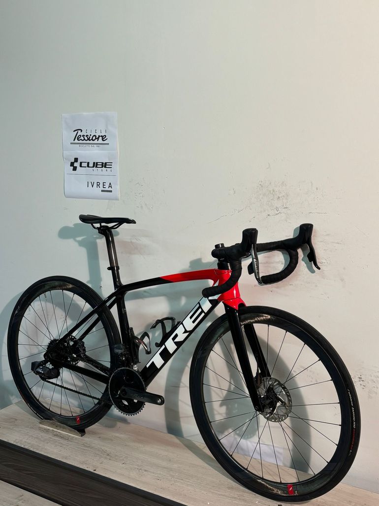 Used Trek Emonda SL6 2021 Road & Gravel, Red — image 4 of 11