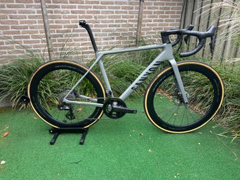 Used Canyon Ultimate CF SL 8 Disc Di2 2023 2023 Road & Gravel