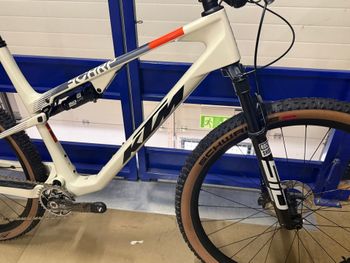 Used KTM Scarp Prime 2025 Mountainbike, White — image 3 of 8