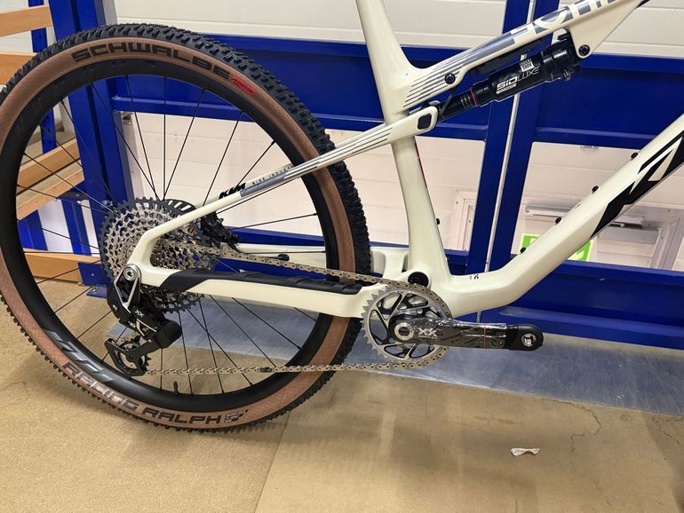 Used KTM Scarp Prime 2025 Mountainbike, White — image 2 of 8