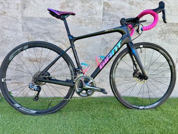 Used Giant Defy Shimano Ultegra Di2 2022 Road & Gravel, Black — image 2 of 13