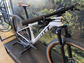 Used Scott Scale 930 2024 Mountainbike, White — image 3 of 6