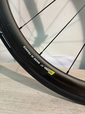 Used Specialized Tarmac Expert 2016 2016 Road & Gravel, Light Gray — image 7 of 10