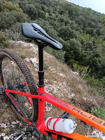 Used Trek Procaliber 9.5 2021 Mountainbike, Red — image 4 of 5