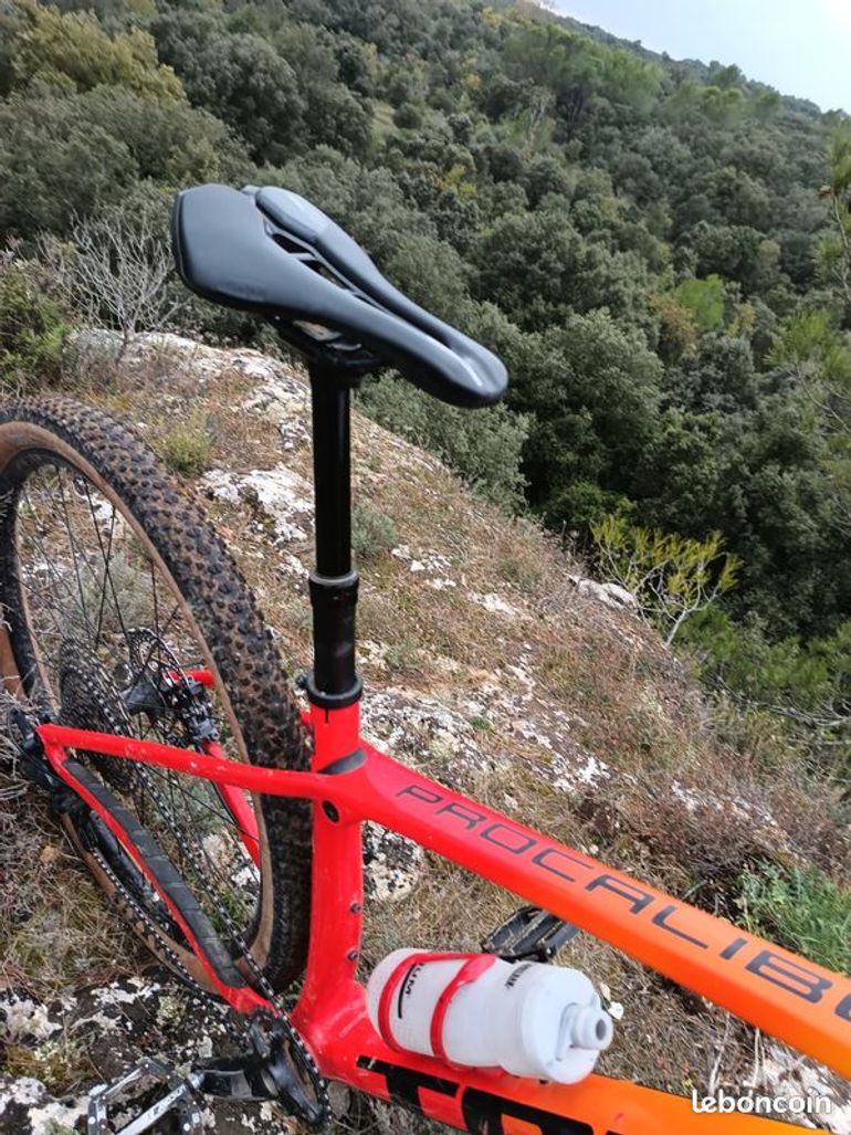 Gebrauchtes Trek Procaliber 9.5 2021 Mountainbike, Rot — Bild 4 von 5