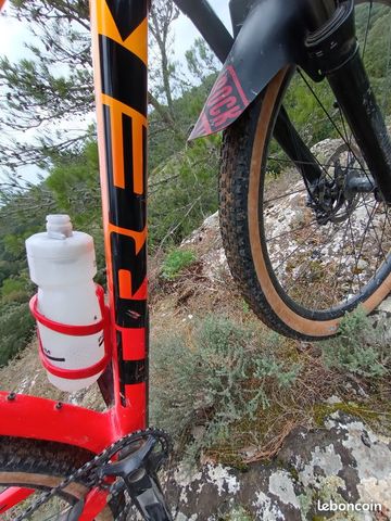 Used Trek Procaliber 9.5 2021 Mountainbike, Red — image 3 of 5