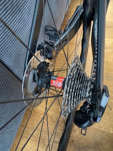 Used Canyon Aeroad CFR Di2 2024 2024 Road & Gravel, Black — image 6 of 7