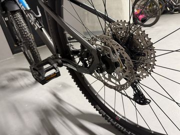 Used Qayron Spyro MKII 5 2022 Mountainbike, Blue — image 7 of 11