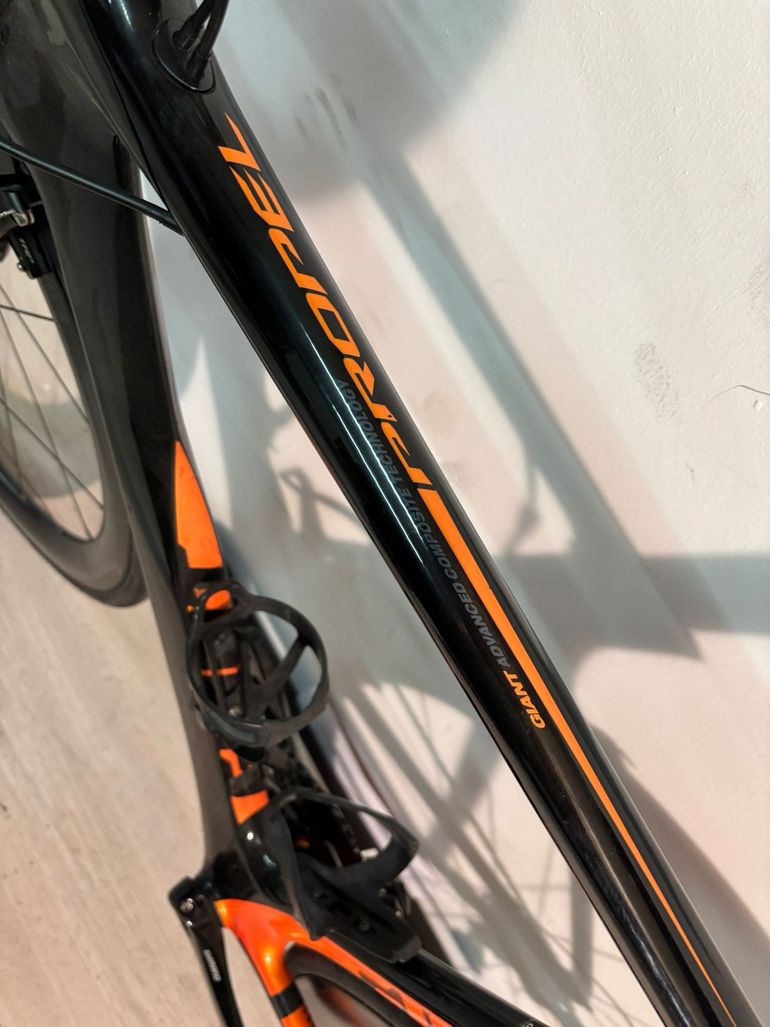 Used Giant PRO 1 2016 Road & Gravel, Orange — image 4 of 13