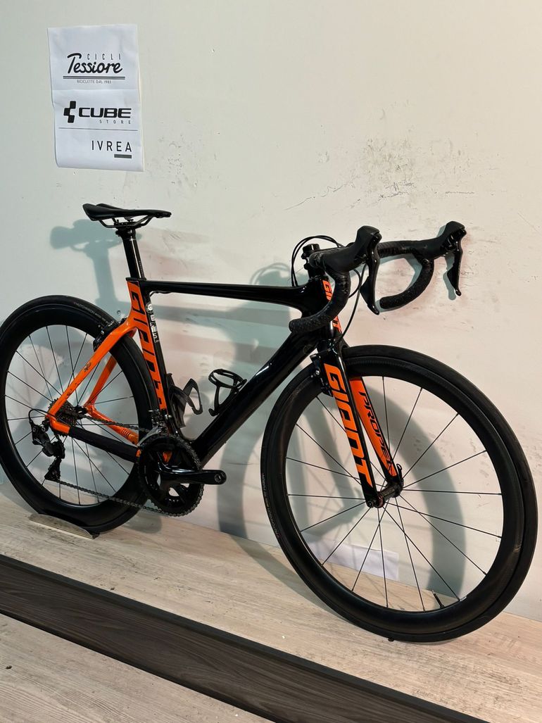 Used Giant PRO 1 2016 Road & Gravel, Orange — image 6 of 13