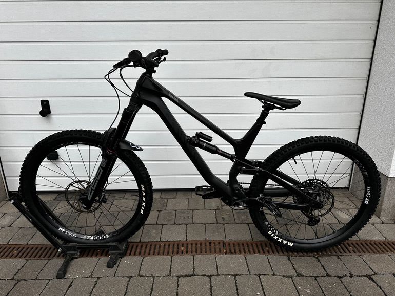 Used Canyon Torque CF 7 2021 2021 Mountainbike, Black, 27.5 — image 2 of 6
