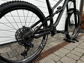 Used Canyon Torque CF 7 2021 2021 Mountainbike, Black, 27.5 — image 3 of 6