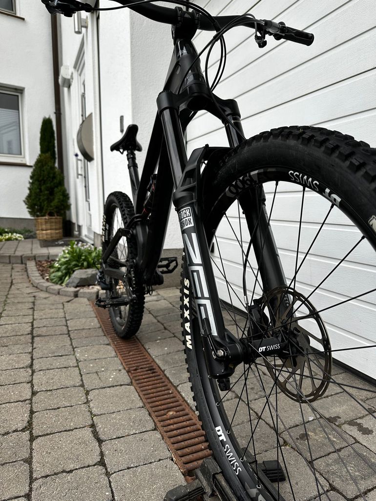 Used Canyon Torque CF 7 2021 2021 Mountainbike, Black, 27.5 — image 6 of 6