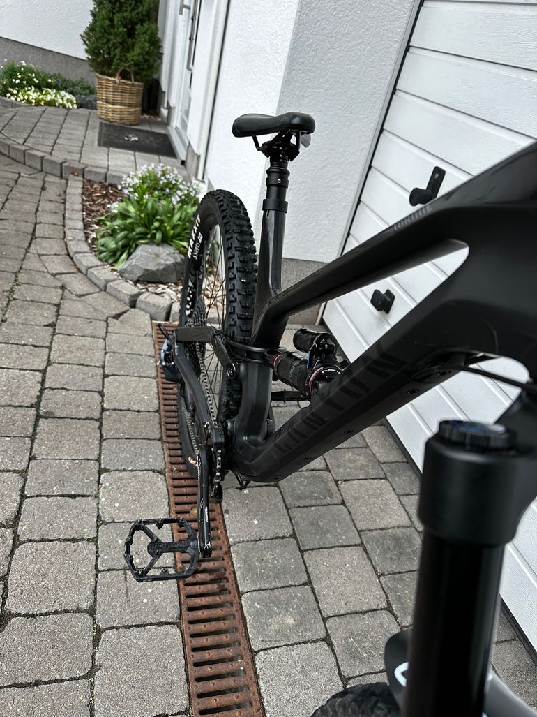 Used Canyon Torque CF 7 2021 2021 Mountainbike, Black, 27.5 — image 4 of 6