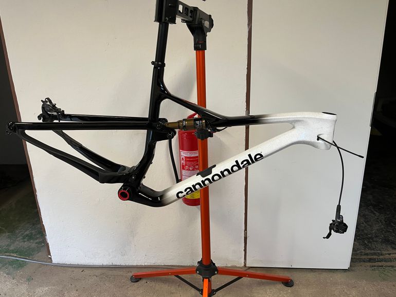 Used Cannondale Scalpel Hi-MOD 1 2023 Frameset 2023 Mountainbike, White, 29 — image 1 of 11