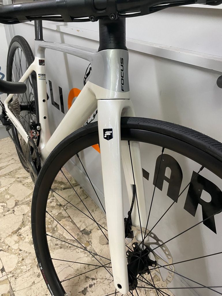 Used Focus IZALCO MAX 8.7 2024 2024 Road & Gravel, White — image 7 of 7
