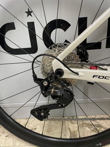 Used Focus IZALCO MAX 8.7 2024 2024 Road & Gravel, White — image 3 of 7