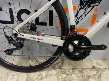 Used Focus IZALCO MAX 8.7 2024 2024 Road & Gravel, White — image 2 of 7