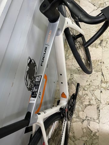 Used Focus IZALCO MAX 8.7 2024 2024 Road & Gravel, White — image 5 of 7