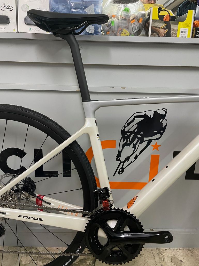 Used Focus IZALCO MAX 8.7 2024 2024 Road & Gravel, White — image 4 of 7