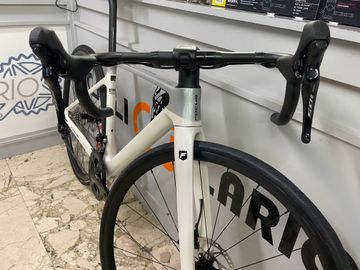 Used Focus IZALCO MAX 8.7 2024 2024 Road & Gravel, White — image 6 of 7